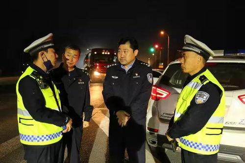 临淄交警吃瓜群众事件,网络舆论下的执法争议与反思