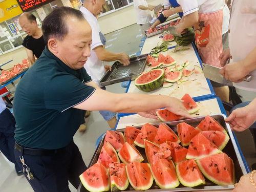 重庆学校情侣吃瓜事件,真相与争议的交织