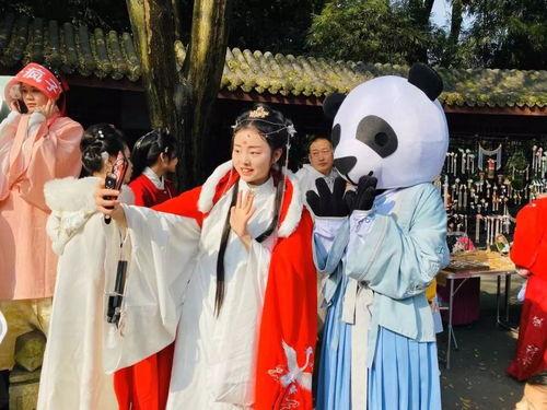 汉服商家吃瓜事件,一场网络吃瓜事件的背后真相