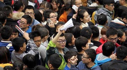 西安吃瓜比赛事件始末,一场网络狂欢背后的争议与反思